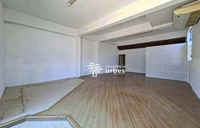 Imagem: O depósito possui 671m² de Área e está localizado em Centro