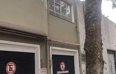 Imagem: O depósito possui 5 Vagas na garagem, 336m² de Área e está