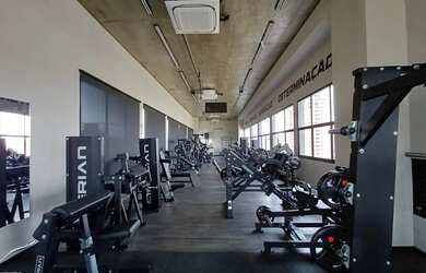 Imagem: O studio possui 1 Dormitório, 1 Banheiro, 27m² de Área e