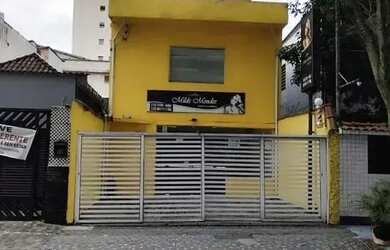 Imagem: A casa possui 1 Dormitório, 2 Banheiros, 2 Vagas na garagem