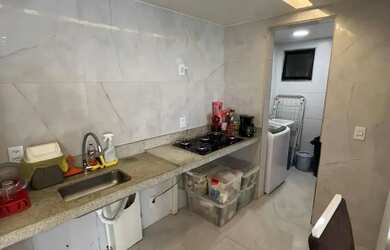 Imagem: O apartamento possui 3 Dormitórios, 1 Banheiro, 1 Vaga na garagem