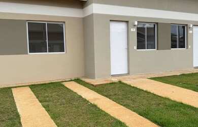 Imagem: A casa em condomínio possui 3 Dormitórios, 2 Banheiros e 2