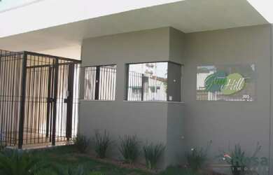 Imagem: O apartamento possui 3 Dormitórios, 1 Banheiro, 2 Vagas na