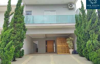 Imagem: A casa em condomínio possui 3 Dormitórios, 5 Banheiros, 4