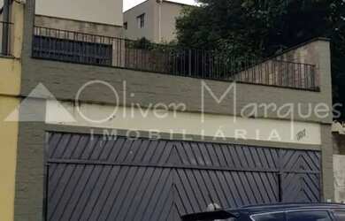 Imagem: A casa possui 3 Dormitórios, 3 Banheiros, 2 Vagas na garagem