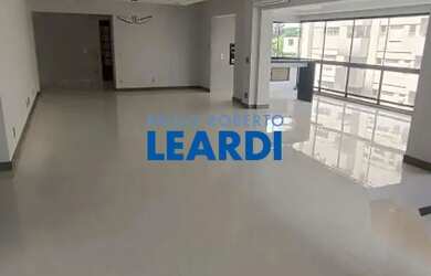 Imagem: O apartamento possui 3 Dormitórios, 3 Banheiros, 4 Vagas na