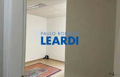 Imagem: O depósito possui 195m² de Área e está localizado em Paraíso