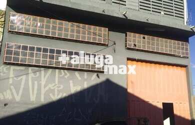 Imagem: O depósito possui 5 Vagas na garagem, 900m² de Área e está