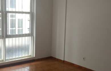 Imagem 3: Apto aluguel 96 m2. living, coz, armários, lavanderia; 2 dorm. arm embutido e dep. empreg