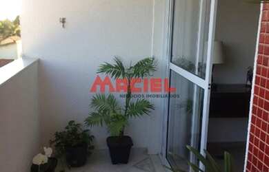 Imagem: O apartamento possui 3 Dormitórios, 1 Banheiro, 1 Vaga na garagem