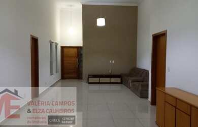 Imagem: A casa possui 3 Dormitórios, 4 Banheiros, 4 Vagas na garagem