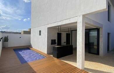 Imagem: A casa em condomínio possui 3 Dormitórios, 4 Banheiros, 4