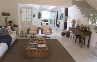 Imagem: A casa em condomínio possui 5 Dormitórios, 5 Banheiros, 4