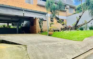 Imagem: A casa em condomínio possui 3 Dormitórios, 4 Banheiros, 5