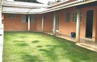 Imagem: A casa possui 2 Dormitórios, 2 Banheiros, 2 Vagas na garagem