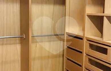 Imagem: O apartamento possui 4 Dormitórios, 5 Banheiros, 3 Vagas na