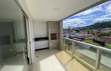 Imagem: O apartamento possui 3 Dormitórios, 1 Banheiro, 1 Vaga na garagem