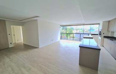 Imagem: O apartamento possui 3 Dormitórios, 4 Banheiros, 2 Vagas na