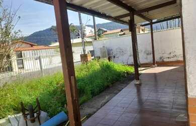 Imagem 2: Casa lado praia. Churrasqueira, 384m² de Área, 5 Vagas na garageme3...