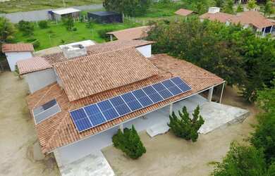 Imagem: A casa em condomínio possui 4 Dormitórios, 4 Banheiros e está