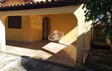 Imagem: A casa possui 5 Dormitórios, 4 Banheiros, 2 Vagas na garagem