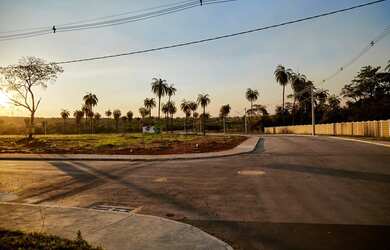 Imagem: O terreno possui 1.000m² de Área e está localizado em Serra