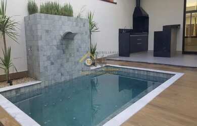 Imagem: A casa em condomínio possui 3 Dormitórios, 1 Banheiro, 4 Vagas