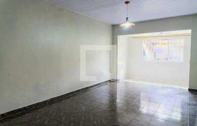 Imagem: A casa possui 2 Dormitórios, 1 Banheiro, 70m² de Área e