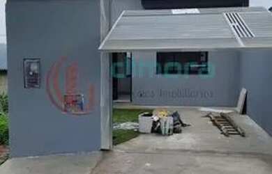 Imagem: A casa possui 2 Dormitórios, 2 Banheiros, 2 Vagas na garagem