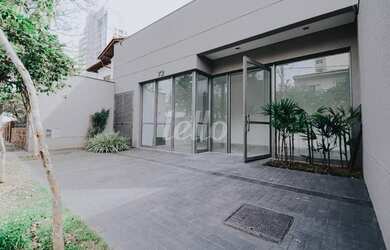 Imagem: O depósito possui 2 Vagas na garagem, 139m² de Área e está