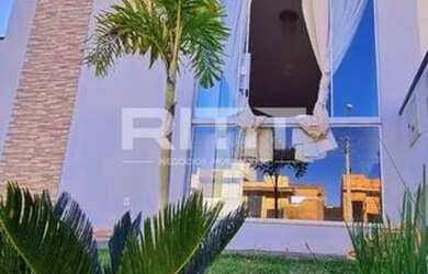 Imagem: A casa em condomínio possui 3 Dormitórios, 3 Banheiros, 3