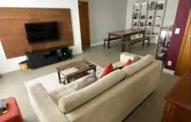 Imagem: O apartamento possui 4 Dormitórios, 3 Banheiros, 2 Vagas na