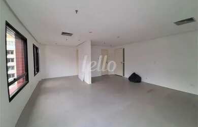 Imagem: O depósito possui 1 Vaga na garagem, 42m² de Área e está