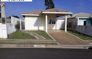 Imagem: A casa em condomínio possui 2 Dormitórios, 2 Banheiros, 1