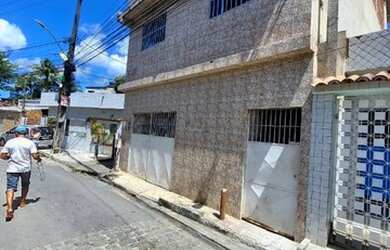 Imagem: A casa possui 3 Dormitórios, 1 Banheiro, 60m² de Área e