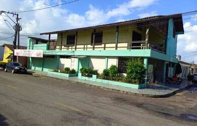 Imagem: A casa possui 2 Dormitórios, 3 Banheiros, 2 Vagas na garagem
