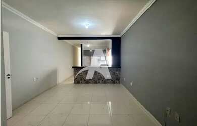 Imagem: A casa possui 2 Dormitórios, 2 Banheiros, 1 Vaga na garagem