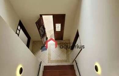 Imagem: A casa em condomínio possui 3 Dormitórios, 3 Banheiros e 300m²