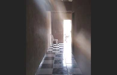 Imagem: A casa à venda possui 2 Dormitórios, 1 Banheiro e 3 Vagas