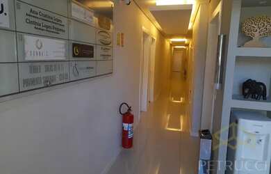 Imagem: O depósito possui 1 Vaga na garagem, 30m² de Área e está