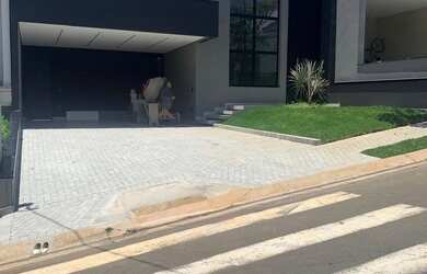 Imagem: A casa em condomínio possui 3 Dormitórios, 4 Banheiros, 4