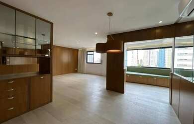 Imagem: O apartamento possui 4 Dormitórios, 3 Banheiros, 2 Vagas na