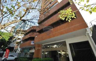 Imagem: O depósito possui 1 Vaga na garagem e 300m² de Área e está