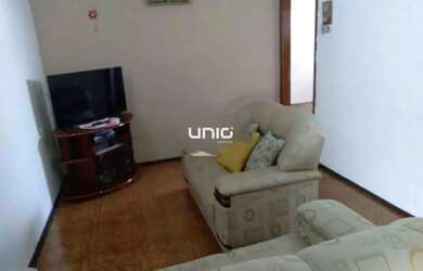 Imagem: A casa possui 3 Dormitórios, 3 Banheiros, 4 Vagas na garagem