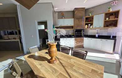 Imagem 8: Venha navegar nesse majestoso sobrado mobiliado com aparência de navio...