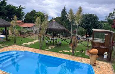 Imagem: A chácara possui 1000m² de Área e está localizado em Centro