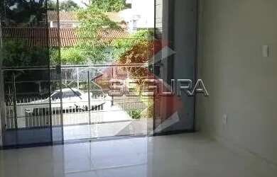 Imagem: A casa possui 4 Dormitórios, 2 Banheiros, 3 Vagas na garagem