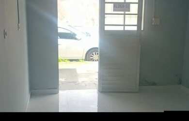 Imagem: O apartamento possui 1 Banheiro e está localizado em Várzea