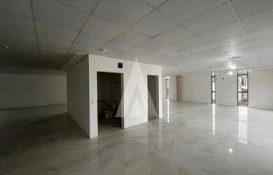 Imagem 3: Imóvel comercial, sala ampla, localizado no bairro América em Joinville,...