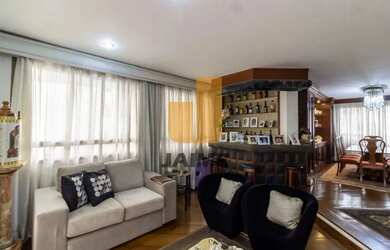 Imagem: O apartamento possui 4 Dormitórios, 2 Banheiros, 5 Vagas na